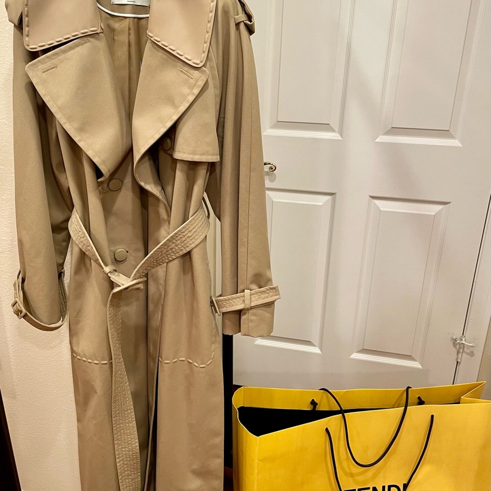 BRAND NEW with Tags Authentic Fendi Trench Coat Size 40 $4400++ - Picture 7 of 12